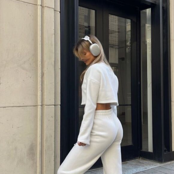 White cropped pull over - Picture 2 of 4